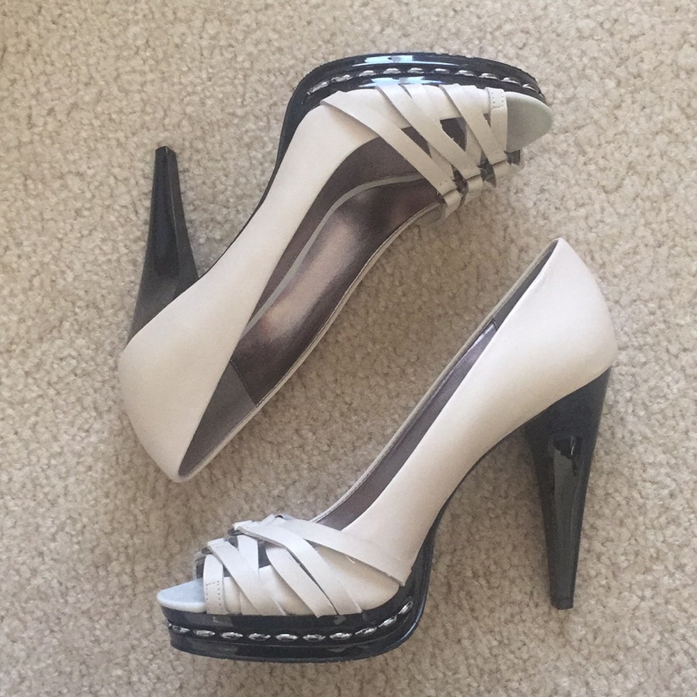 Calvin Klein Kamrie Vachetta pumps